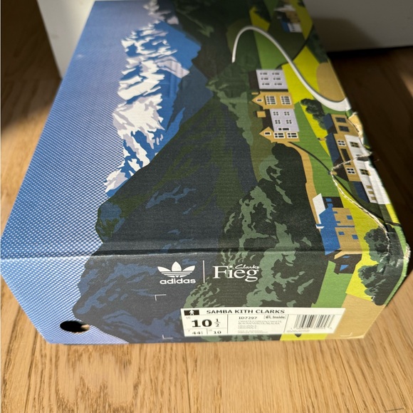 Kith x Adidas x Ronnie Fieg x Clarks x Samba Kithmas Collection // Size 10.5 - Picture 2 of 6